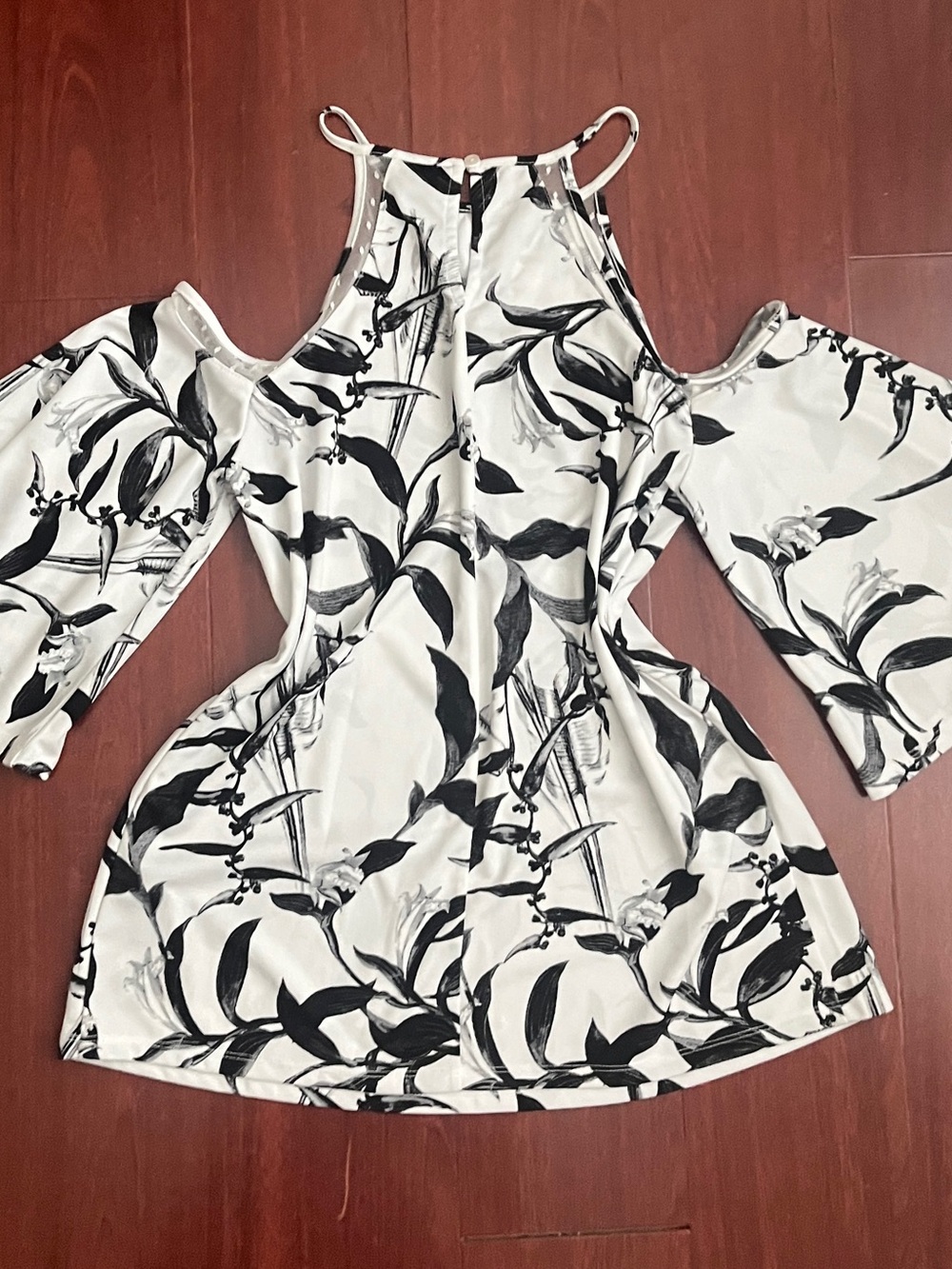 Worthington Black & White Cold-Shoulder Floral Print Cami Top - Picture 5 of 5